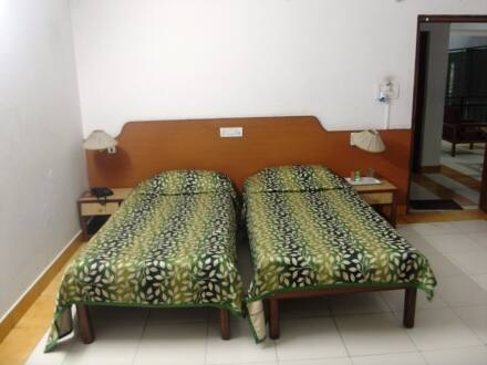 Hotel Saral, Bhopal 4